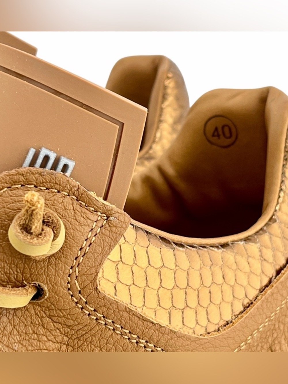 ESSEutESSE new Tan Fringe Leather Sneakers + Box - Picture 3 of 17